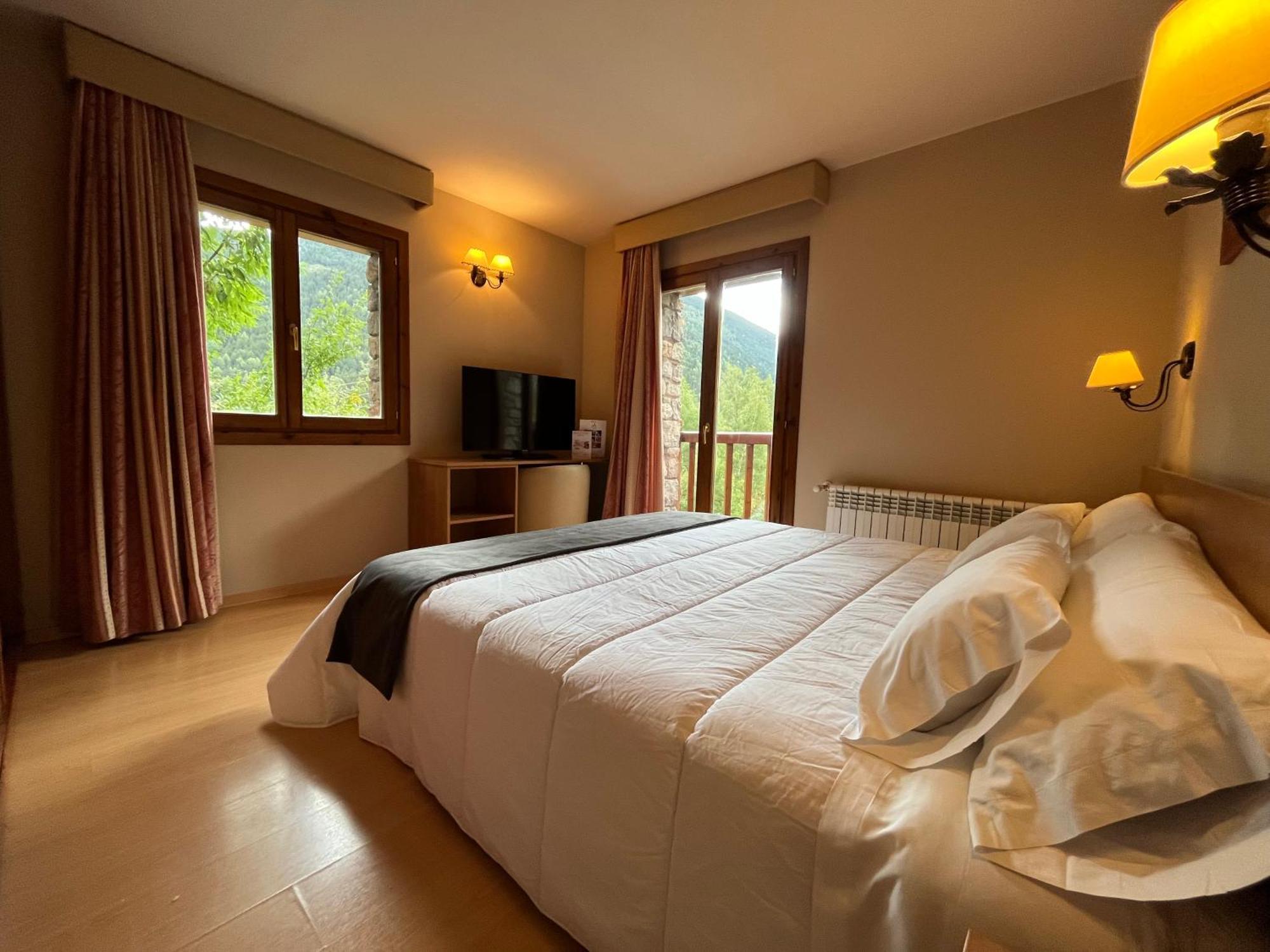 Wuau! Hotel Segle XX Рансоль Экстерьер фото